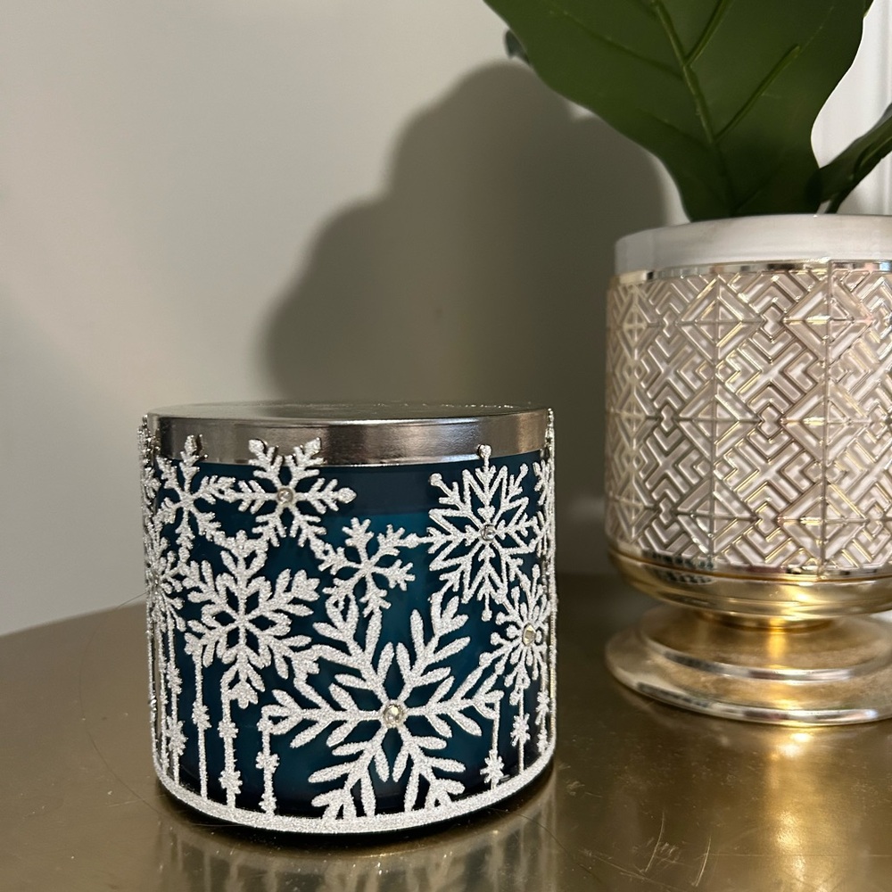 Bath and Body Works Frozen Lake 3-Wick Candle & Glitter Snowflake Holder